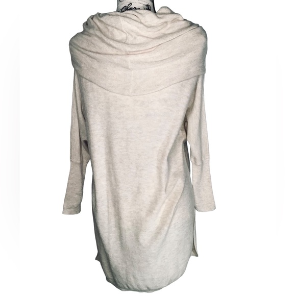 Between Me & You - Oversized Cowl Neck Sweater - S - Picture 4 of 16